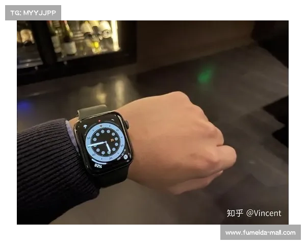 Amazing!NBA季后赛坎爷戴了款纯金Apple Watch Amazing!NBA季后赛坎爷戴了款纯金Apple Watch
